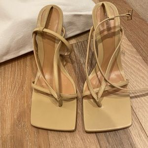 Bottega Stretch sandals like new 100% authentic size 38.5/8.5